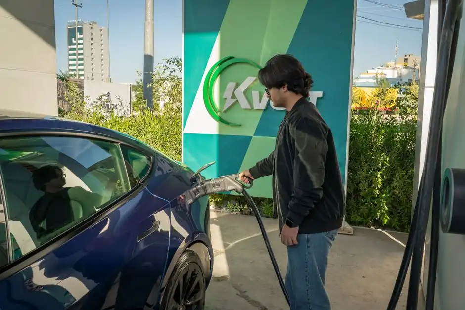 US EV Charging 2026: Port Counts, Operator Shifts, Market Sizing