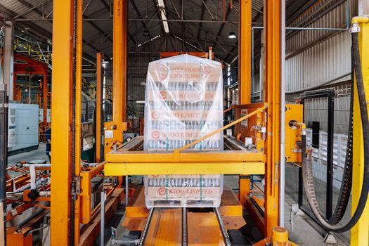vacuum packaging machine vs coding machine for corrosion resistance - Standards, Sourcing Bands, and What to Track Next