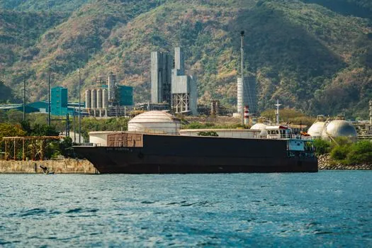 vanadium supply chain analysis 2026 - Geopolitical overlay: freight, energy, and the Hormuz risk