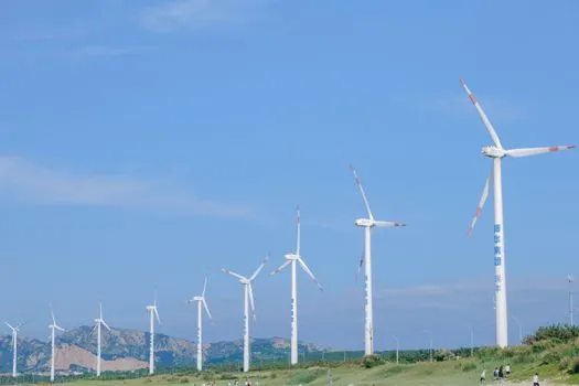 wind turbine market share by manufacturer - Midsize, Distributed, and Remanufactured: the Sub-1 MW Tier