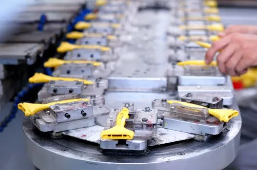 Vibrating Conveyor selection for warehouse automation - Standards, Sourcing and System Integration