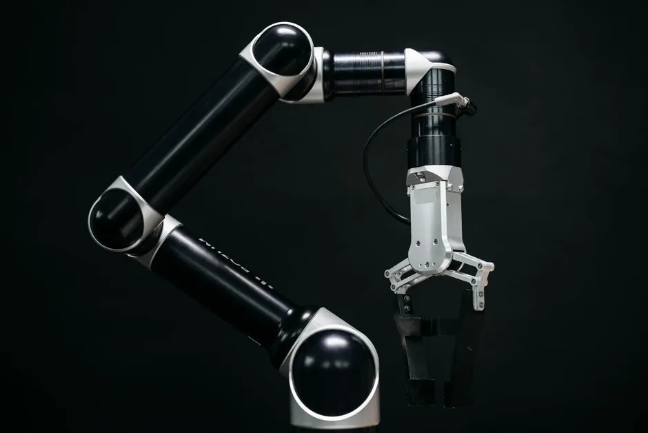 Warehouse Robotics 2026: Vendor Map, Picking Robot Milestones, and Modular Shift
