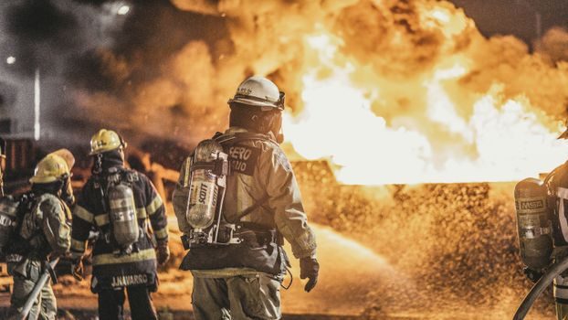 Toxic Gas Detector selection for welding operations - Explosion-Proof, Runtime and Alarm Topology