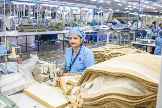 Wrapping Machine selection for apparel distribution - Standards, sourcing, and what to verify on the quote
