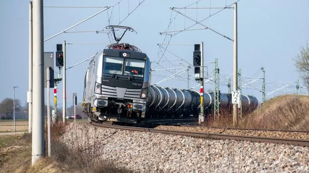 Zirconia Ceramic selection for rail industry - Two trackable signals for the next quarter