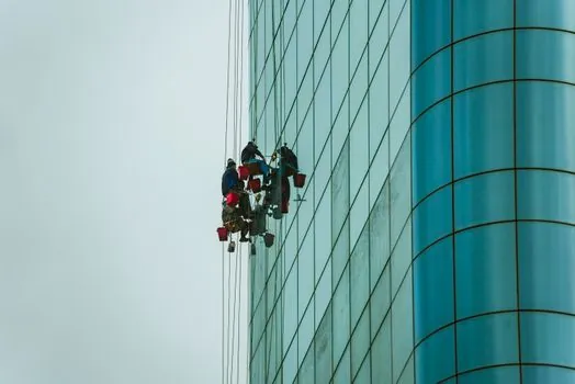 Suspended Working Platform selection for steel construction - Rope Retirement: Six Broken Wires, 10% Diameter Loss, Any Pitting