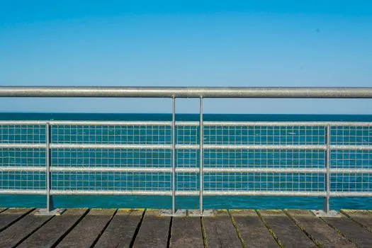 316 stainless 1x19 strand for architectural balustrades - 316 vs 304 for Exterior and Coastal Service