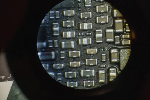 automatic level magnification and working range up to 100 meters - Who 32X is for, and who should pick 24X instead