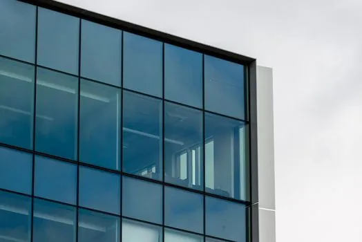aluminium window insulating glass make-up 5+12A+5 vs 6+16Ar+6 - Acoustic Performance: Thicker Glass, Wider Cavity