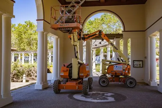 Aerial Work Platform selection for forestry - Comparison: Articulating Boom vs Telescopic Boom vs Spider Lift for Forestry