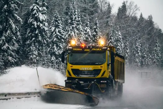 Aerial Work Truck selection for snow removal - Sourcing, Standards, and Decision Signals