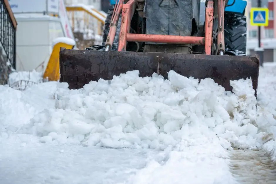 Aerial Work Truck Specs for Snow Removal: 2026 Chassis and Lift Selection