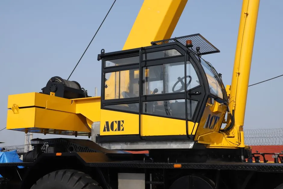 Agricultural truck-mounted crane selection: capacity, reach, and chassis fit