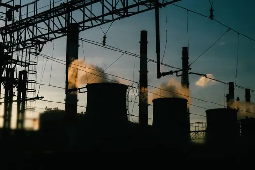 AI server production line design - Line Frequency, Power, and Cooling Infrastructure