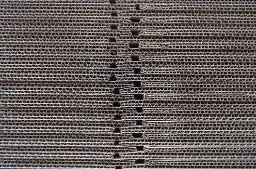 Carton Box selection for air cargo - Material Options: Kraft Corrugated, Plastic, Wood, and Hybrid