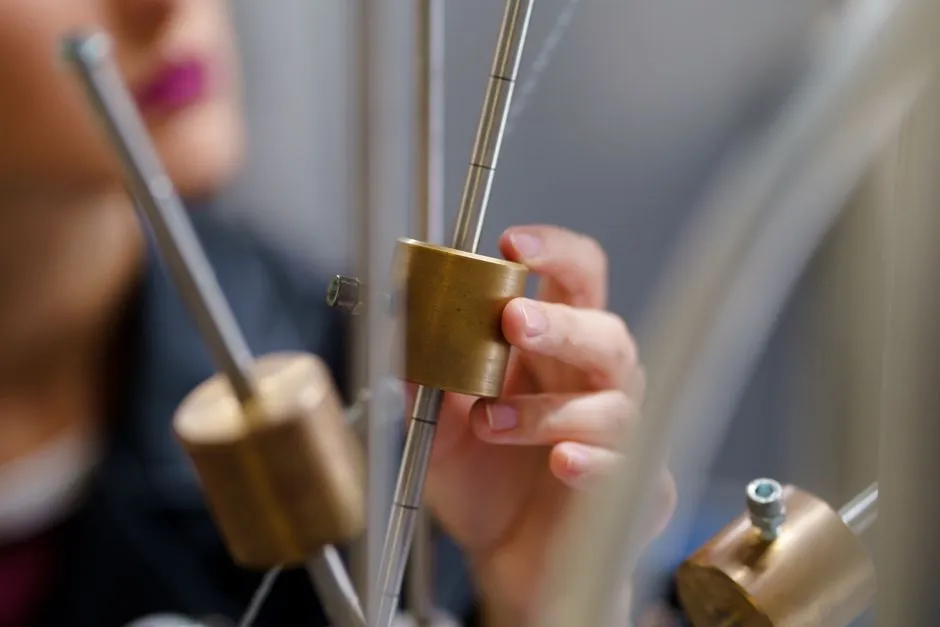 Air Cylinder Pull vs Push Force on the Rod Side: Rod-Area Math, Typical Ratios, and