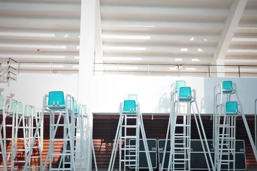 aluminum extension ladder overlap requirement by length - Aluminum vs fiberglass: does the overlap rule change?