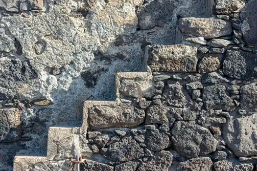 Aluminum Ladder selection for masonry - Why Masonry Crews Default to Aluminum, and Where That Fails