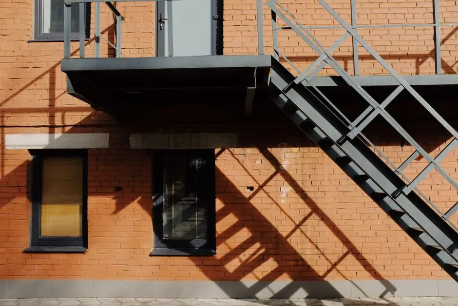 Aluminum Ladder Selection for Masonry Sites: Spec-Driven Picks