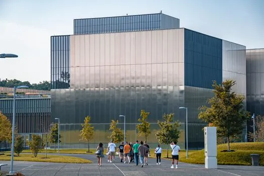Aluminum Veneer Panel selection for data centers - Who Aluminum Veneer Is For, and Where It Is the Wrong Choice