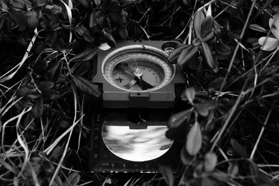 AMR Navigation Compared: SLAM, Reflector, Magnetic Tape