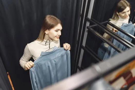Storage Cage selection for apparel distribution - Selection Criteria Comparison: Four Apparel Storage Cage Types