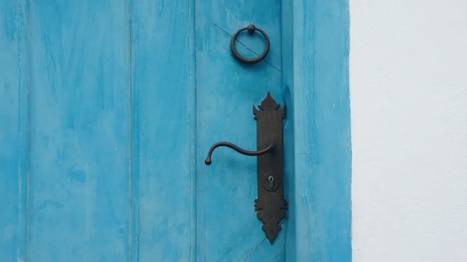 Architectural hardware for schools: a spec-driven selection map