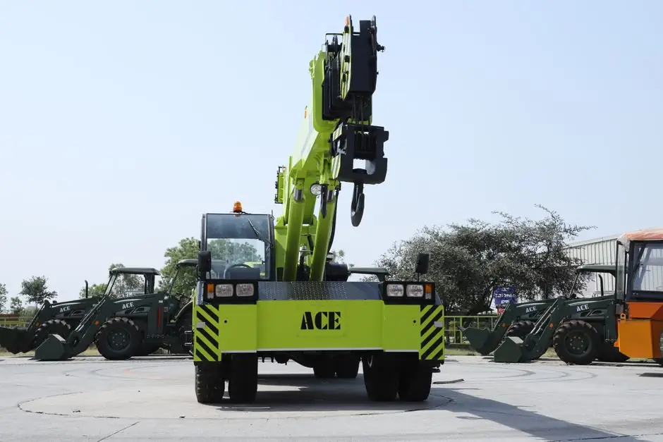 Articulated Crane Truck Folded Boom Transport Height: Spec Map