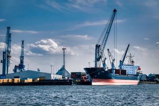 Asphalt Paver selection for port and terminal operations - Screed, Width, and Compaction Output