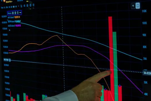 automated pressure controller price vs handheld calibrator - 2026 procurement signals worth tracking
