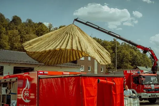Aerial Work Platform vs Truck-Mounted Crane - Decision Rules for the Buyer in 2026