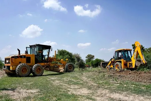 Backhoe Loader specifications for landfill operations - Solid-Waste Variant: What JCB India Publishes for Landfill Fleets