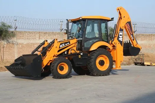 Backhoe Loader vs Cold Milling Machine - Field Notes and Trackable Signals