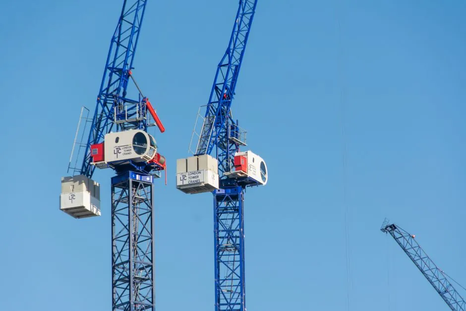 Behind-Cab vs Rear-Mount Crane: Spec-Driven Pick