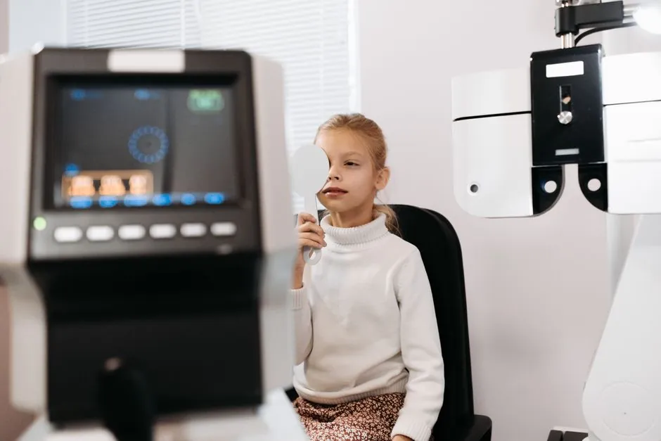 Benchtop optical comparator screen size and stage travel comparison checklist