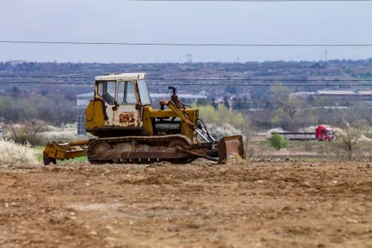 brushless DC motor vs Motor Grader - Limits, failure modes, and sourcing notes