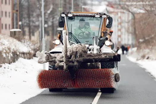 Bulldozer specifications for snow removal - Standards, Sourcing, and Procurement Signals