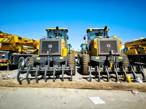 Bulldozer vs Motor Grader - Grader Geometry: Why the Long Mid-Frame Moldboard Matters