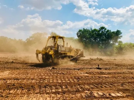 Bulldozer working principle explained - Selection Criteria: Crawler vs Wheeled, and Where Rippers Fit