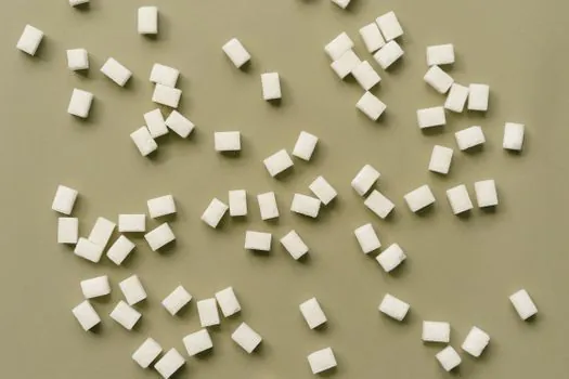 C5 vs C9 hydrocarbon tackifier resin for hot melt adhesives - Use Cases and Failure Modes
