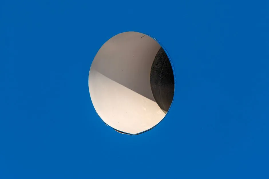 Capacitive sensor rated distance: grounded metal target as the calibration baseline