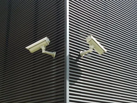 capacitive sensor vs inductive sensor for non-metallic target detection - Where inductive still wins on metallic work