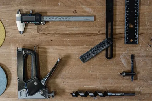 carbide tipped vs hardened steel scriber on an engineer's height gauge - Cost, replacement, and the resharpen equation
