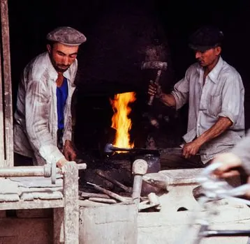 cost of cast iron casting per pound vs per kilogram - US and historical context for the per-pound benchmark