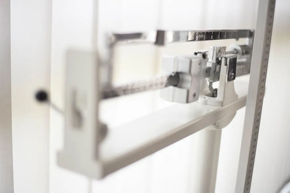 Checkweigher installation: site, conveyor, controller, calibration