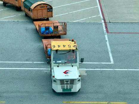 Checkweigher selection for air cargo - Integration with airline load-control and baggage-handling systems