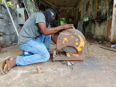 circular saw assembly cost drivers motor winding gear cutting and die casting - Gear cutting: hobbed steel vs sintered vs die-cast worm/pinion