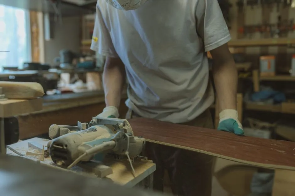 Circular Saw Safety: Kickback, Guards, and PPE Specs for Jobsite Use