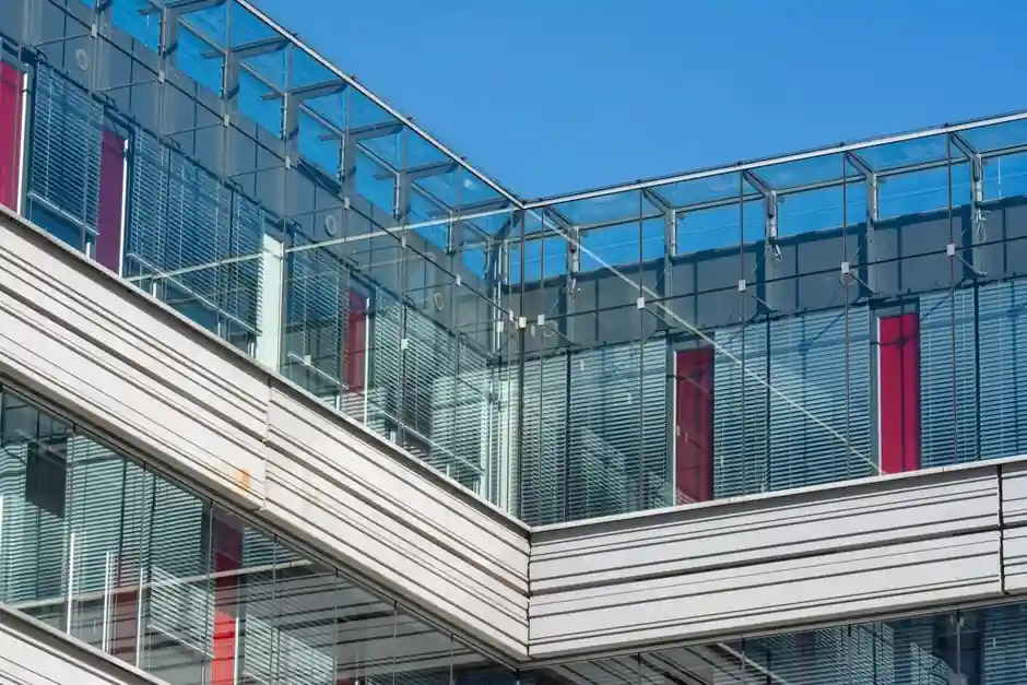 Cleanroom Glass Curtain Wall: Flush Glazing, Glass Makeup, and Sealing Specs