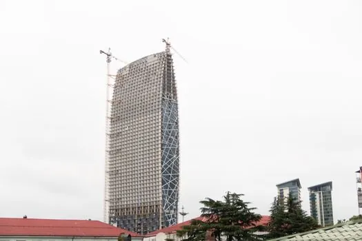 climbing tower crane vs static tower crane foundation requirement - Standards, References, and Trackable Signals